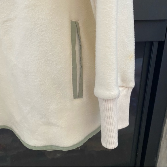 Kyodan Creme Fleece and Green Quilted Asymmetrical Pullover - Picture 4 of 7